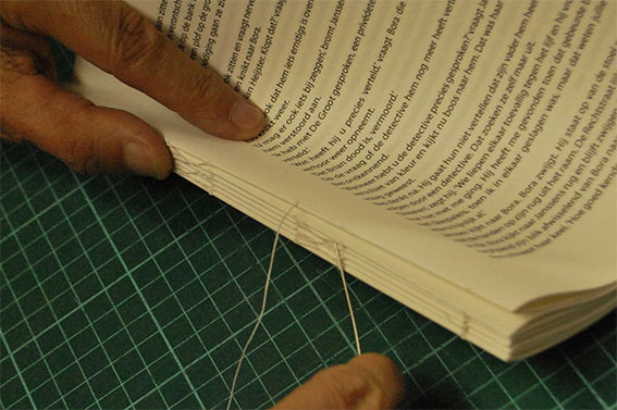 naaien van katernen boekbinderij wim heijnen